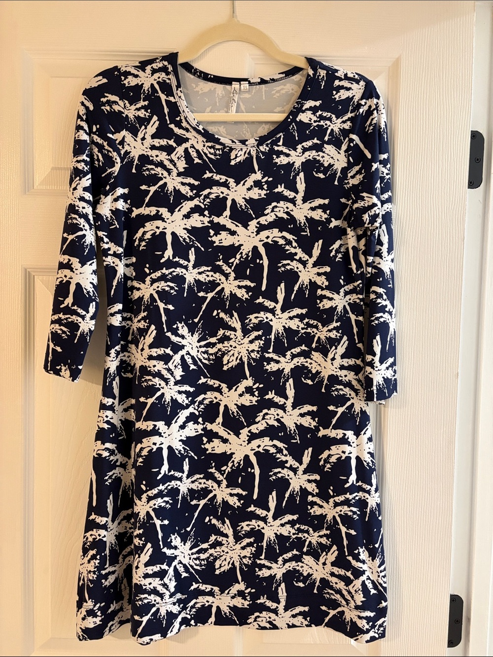 Lulu-B Navy and White Palm-Print Long Sleeve Dress
